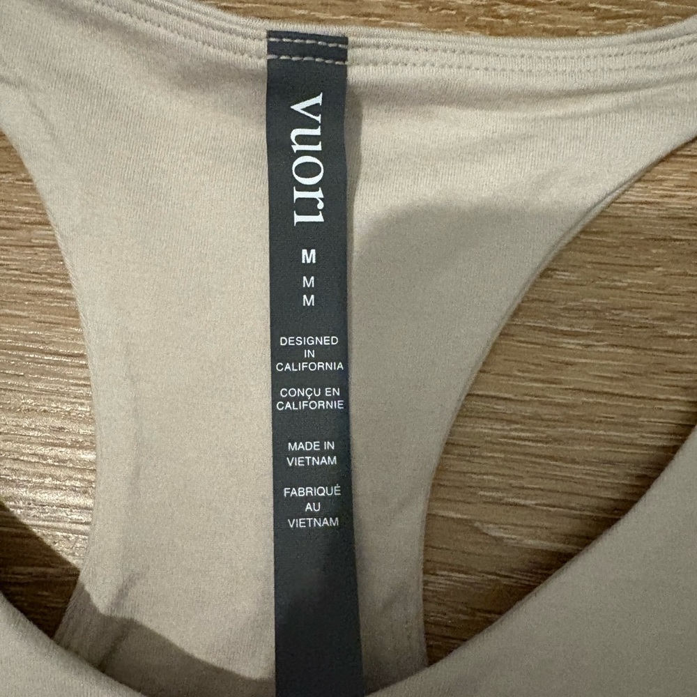Vuori Halo Performance Crop 2.0 Tank Top NWT in Ecru Heather - Picture 3 of 10